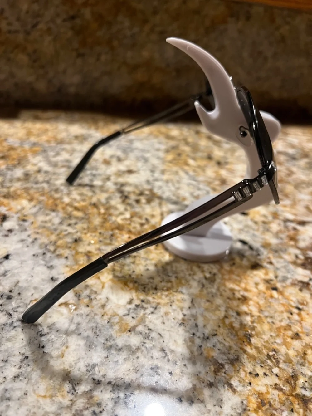 Round Black Metal Frame Sunglasses with Gray Lenses